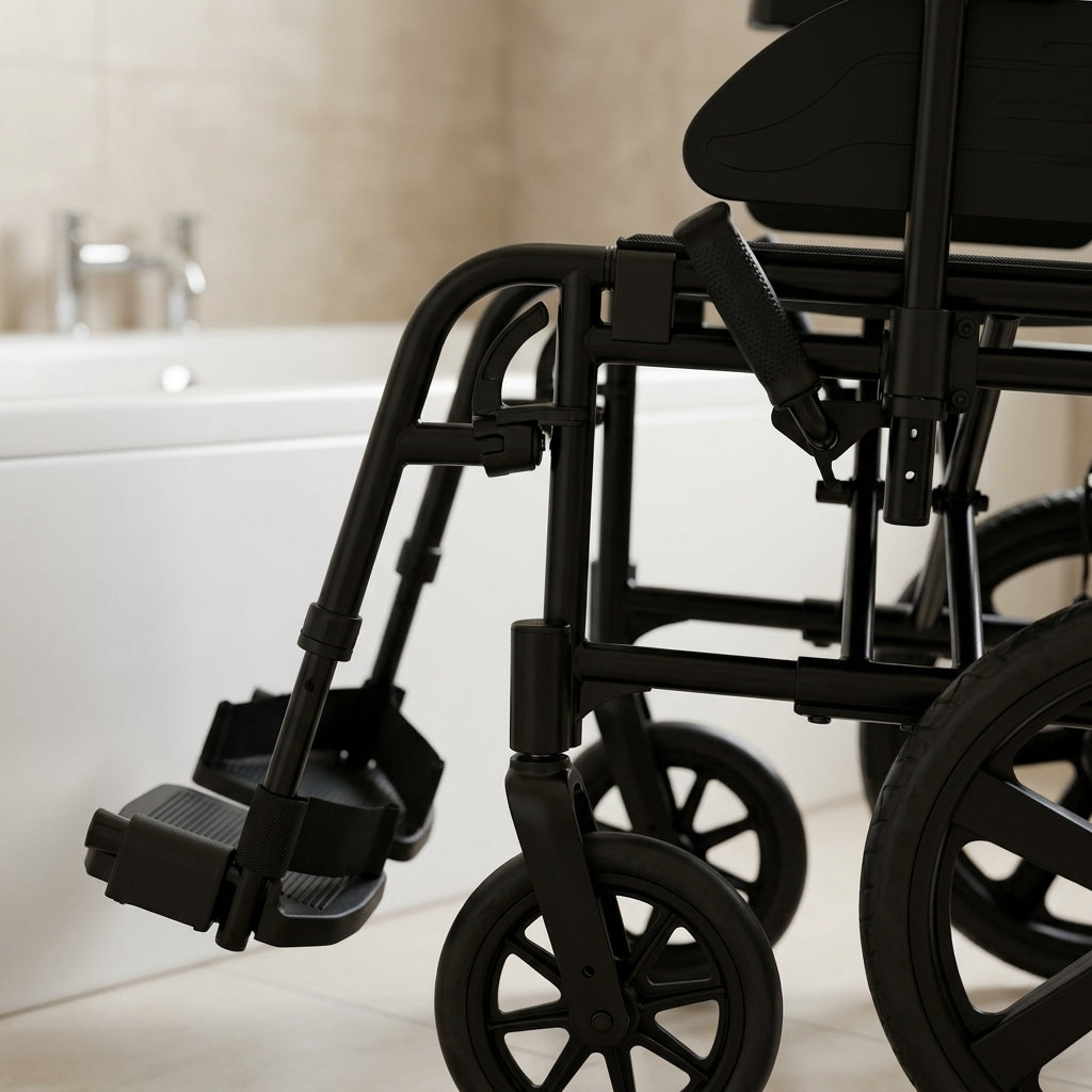 125kg Transit Wheelchair Lightweight Folding Design (view 2)