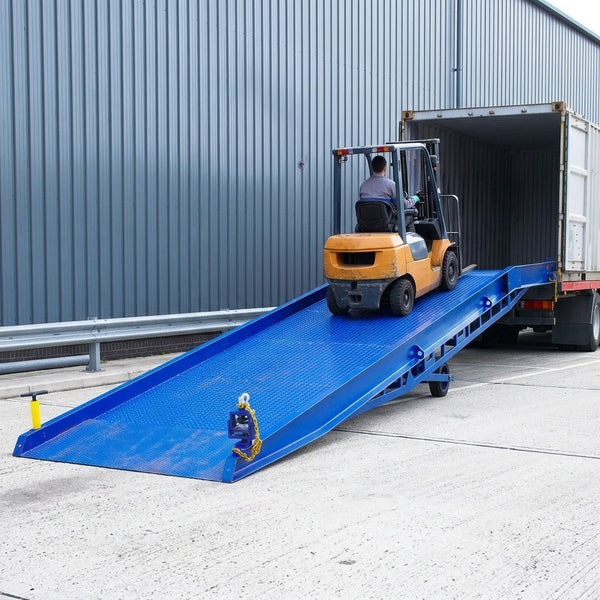 Yard Ramp with Hydraulic Assist and Fixed Swivel Clamp