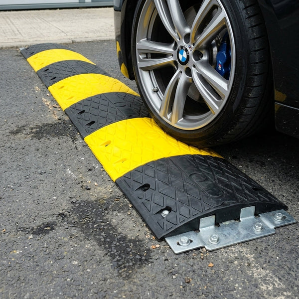 4500mm x 450mm x 60mm Heavy Duty Speed Bump with Steel Plate