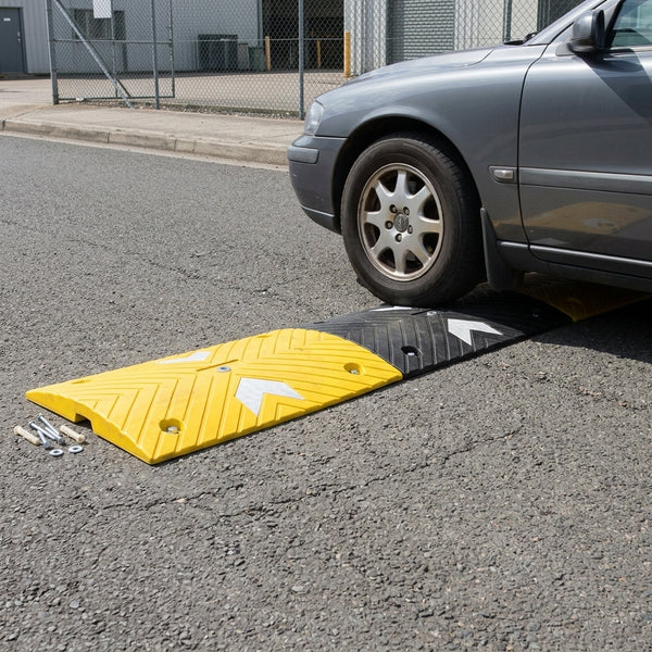 1000x400x50mm Speed Bump Kit with Reflective Chevrons
